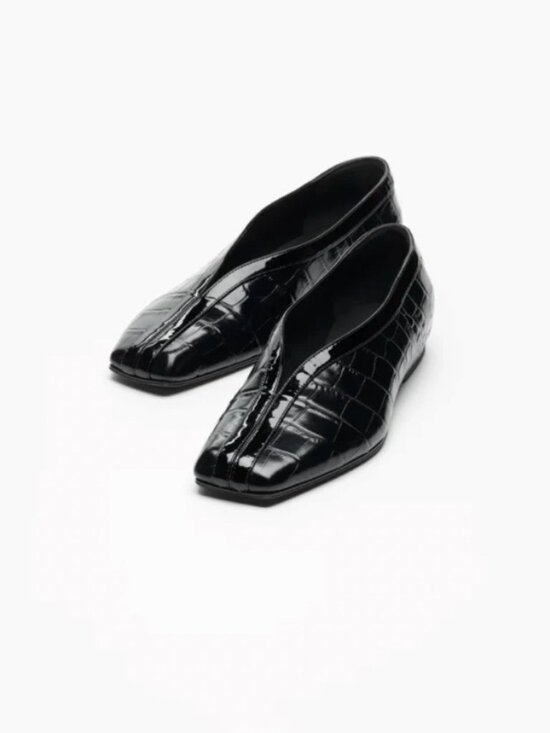 CHANEL Shoes - Chanel Croc Embossed Ballet Flats Black Patent Calfskin 36.5 SS26 Blazy